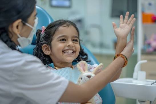 Clinical imagery of a pediatric dental checkup
